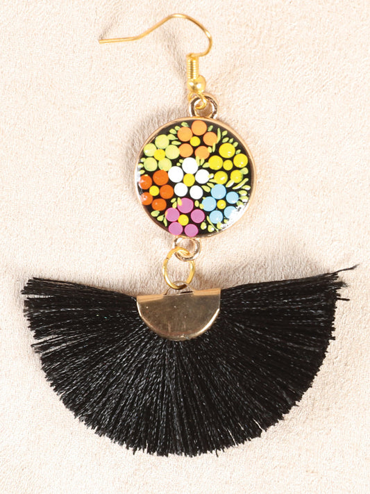 Pendientes artesanales pintados a mano en hilo de madera y seda negro 602177