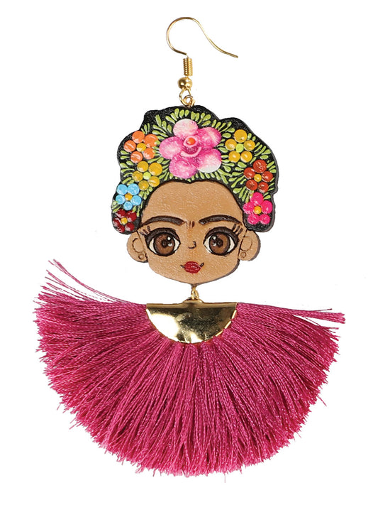 Pendientes artesanales pintados a mano en hilo de madera y seda color fucsia 602991