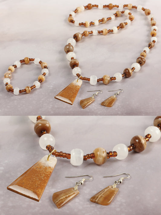 Conjunto artesanal de aretes, collar y pulsera de piedra ónix marrón/caramelo 603145